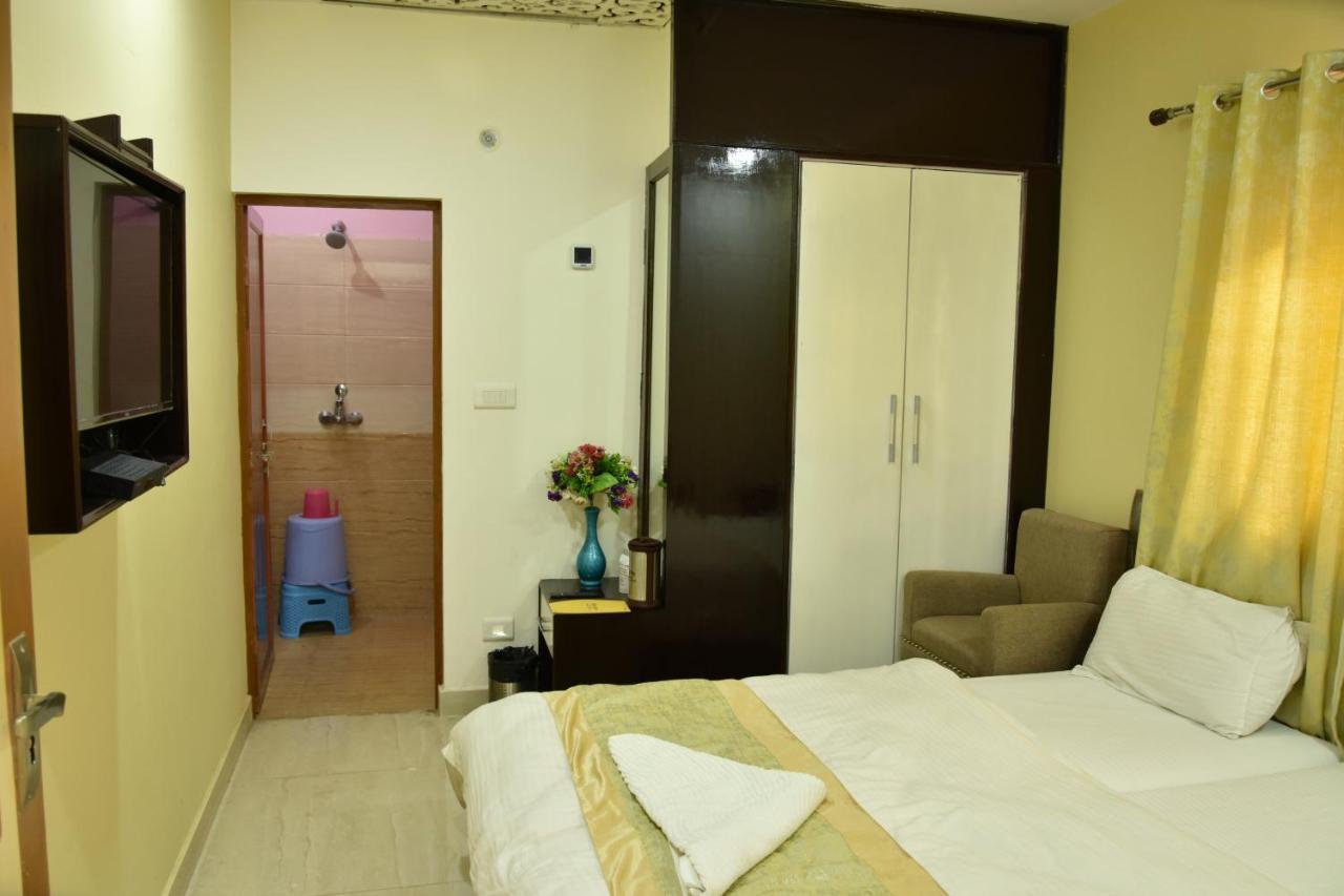 Hotel Sarweshwary Varanasi Dış mekan fotoğraf