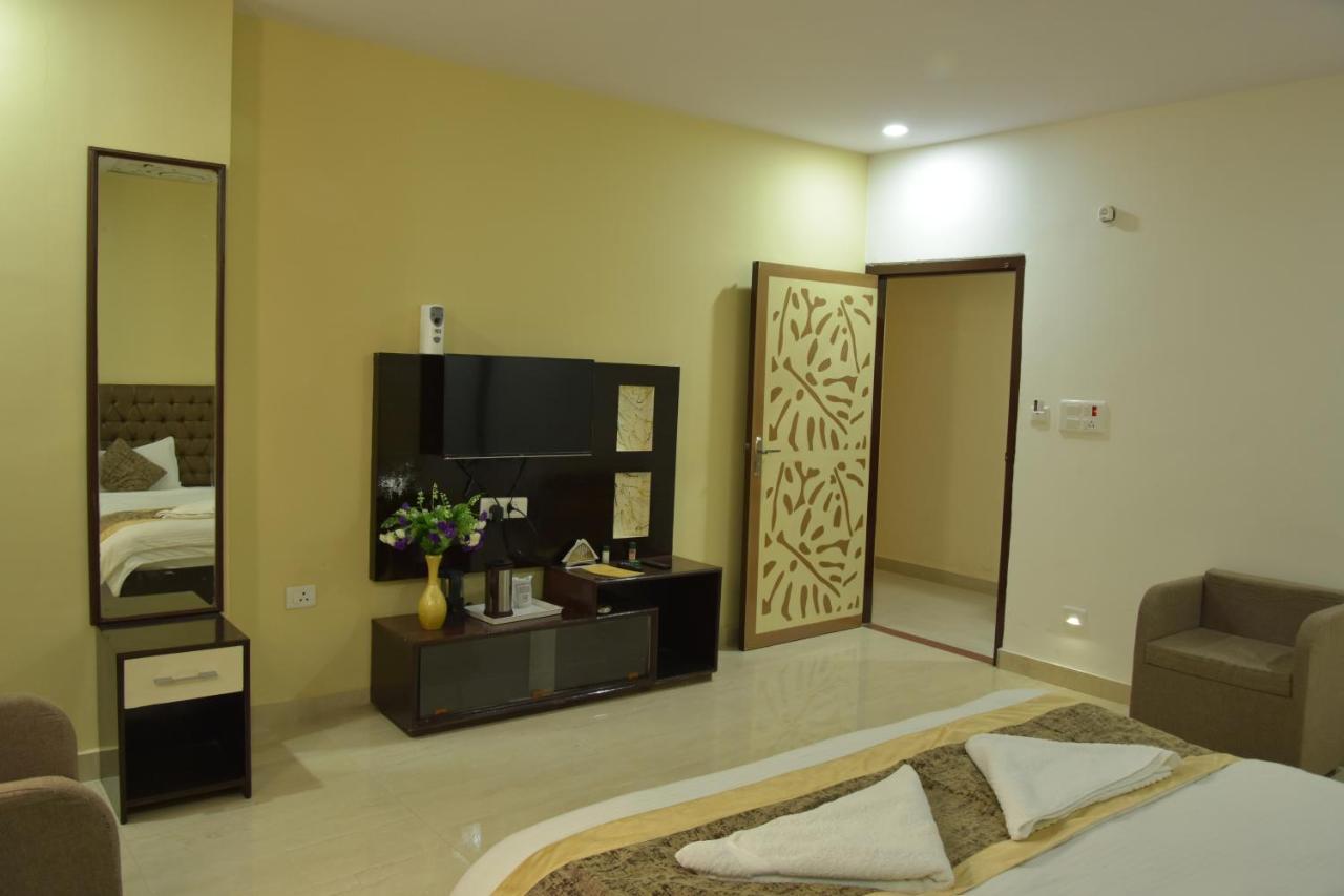 Hotel Sarweshwary Varanasi Dış mekan fotoğraf