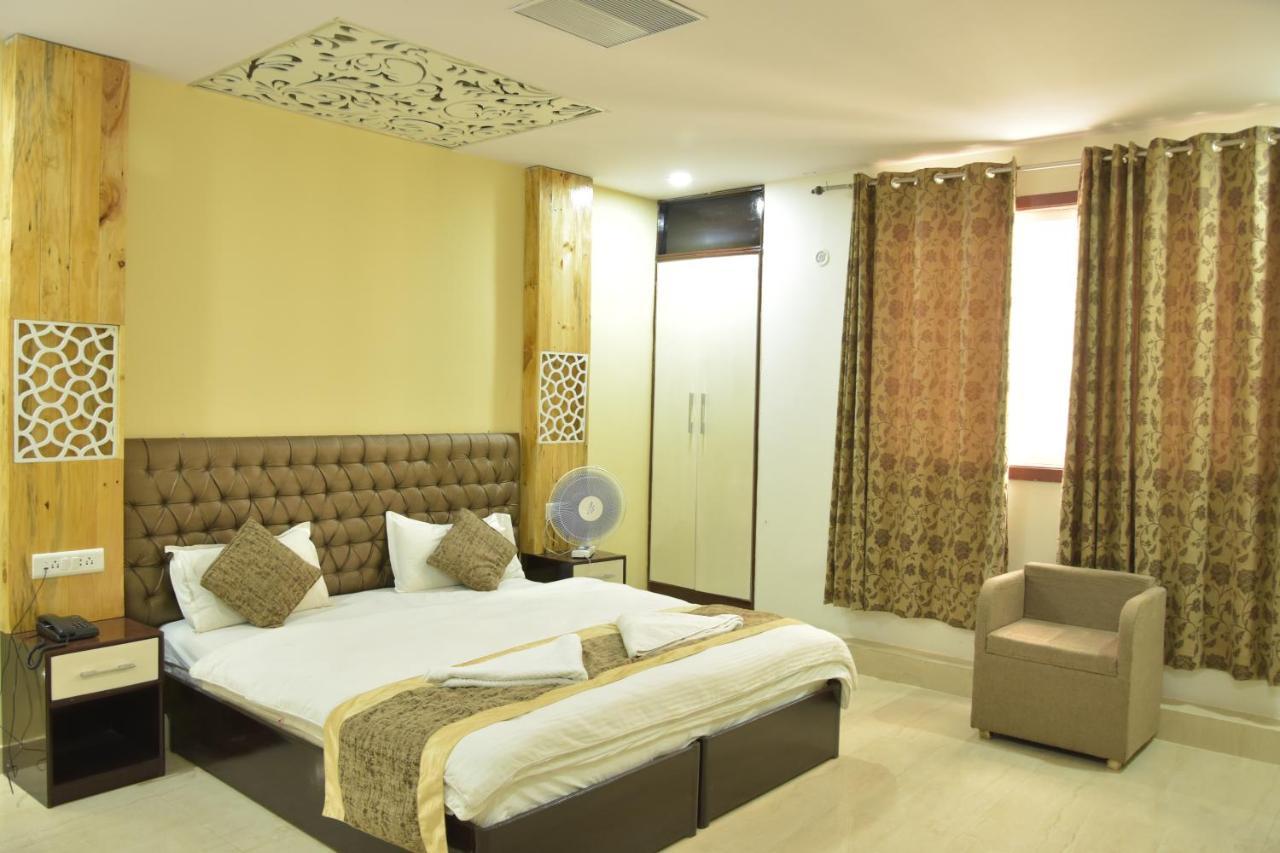 Hotel Sarweshwary Varanasi Dış mekan fotoğraf