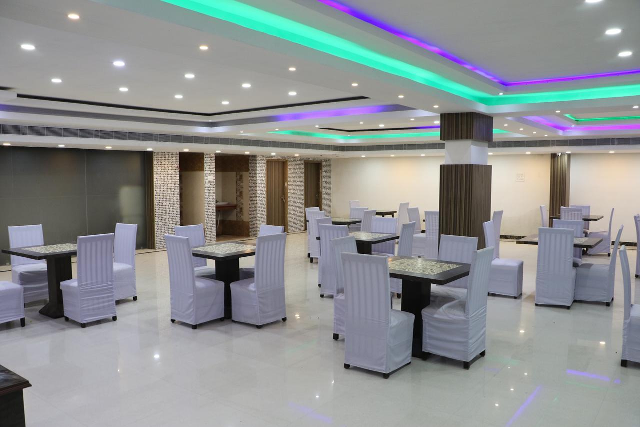 Hotel Sarweshwary Varanasi Dış mekan fotoğraf