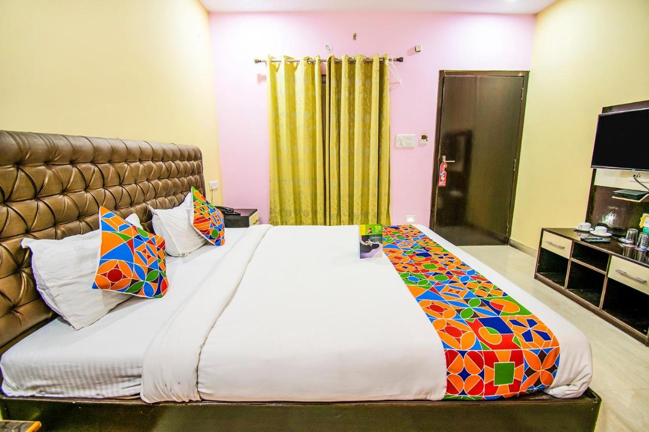 Hotel Sarweshwary Varanasi Dış mekan fotoğraf