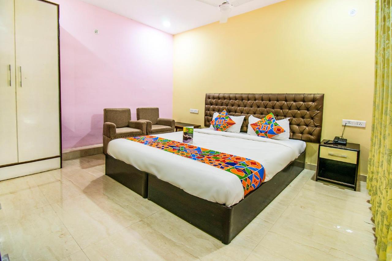 Hotel Sarweshwary Varanasi Dış mekan fotoğraf