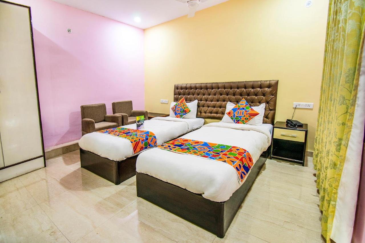 Hotel Sarweshwary Varanasi Dış mekan fotoğraf