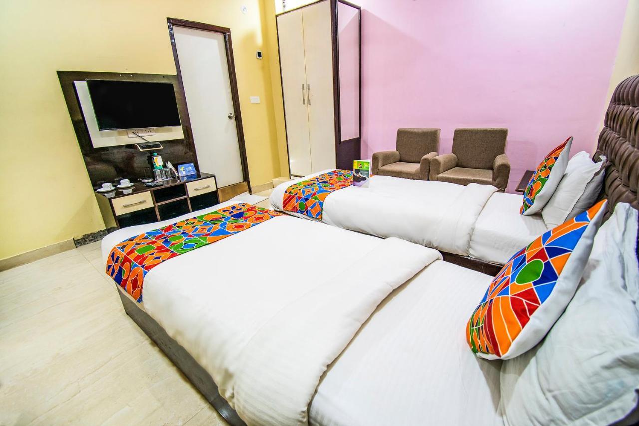 Hotel Sarweshwary Varanasi Dış mekan fotoğraf