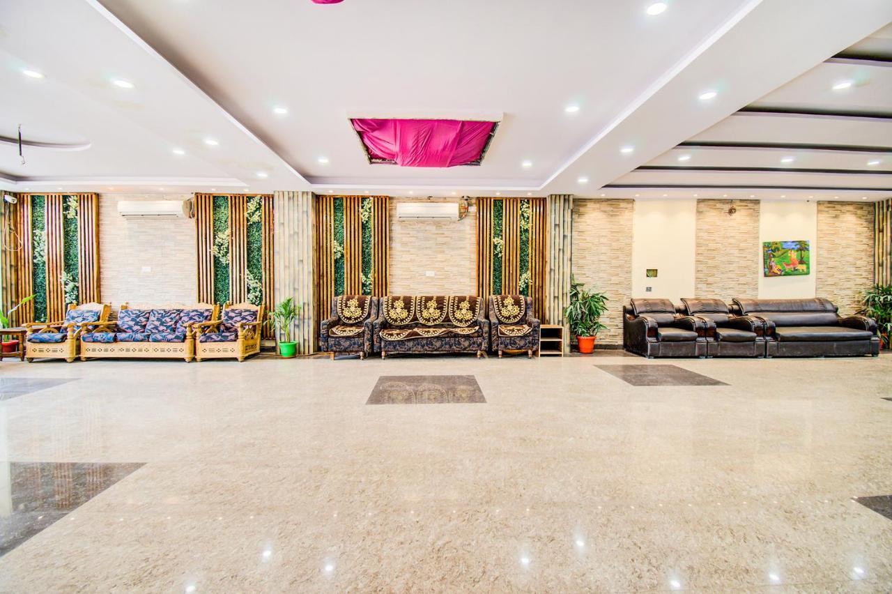 Hotel Sarweshwary Varanasi Dış mekan fotoğraf